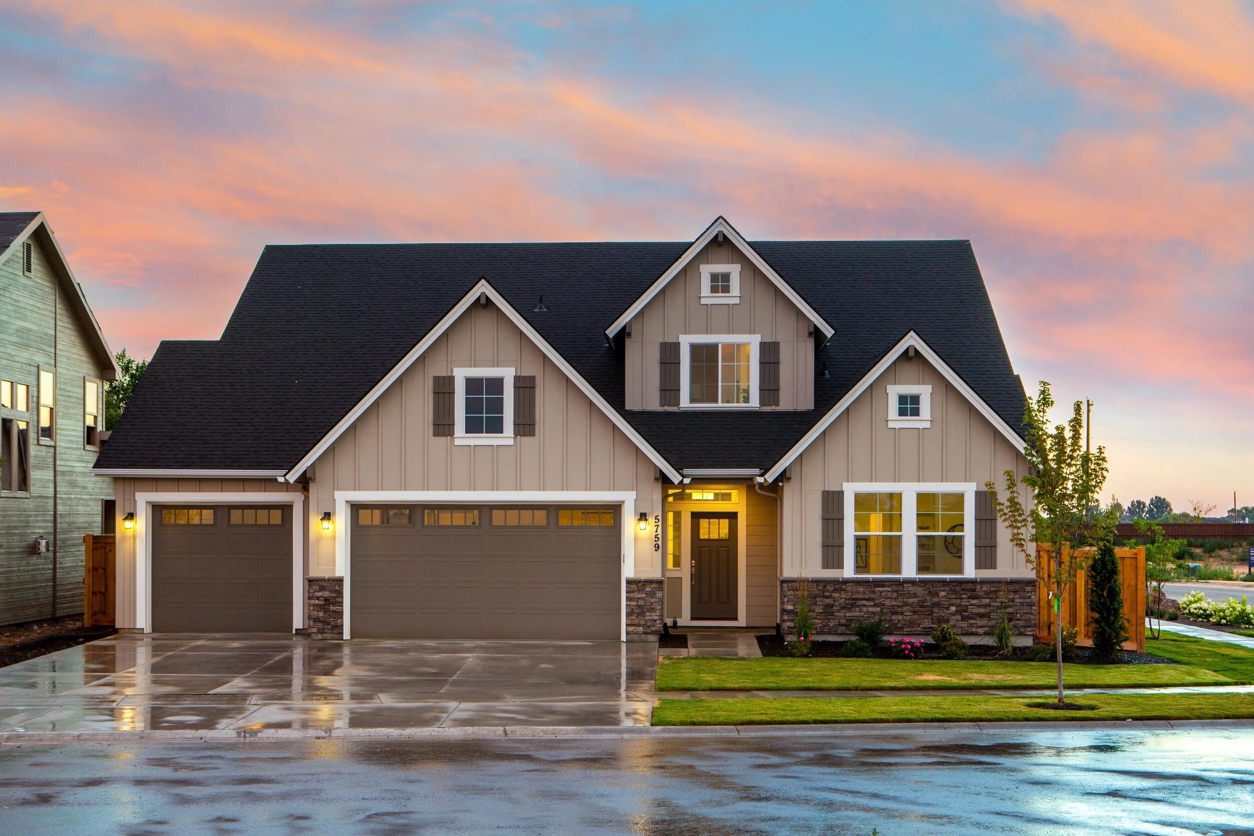 Local Roofing Services logo