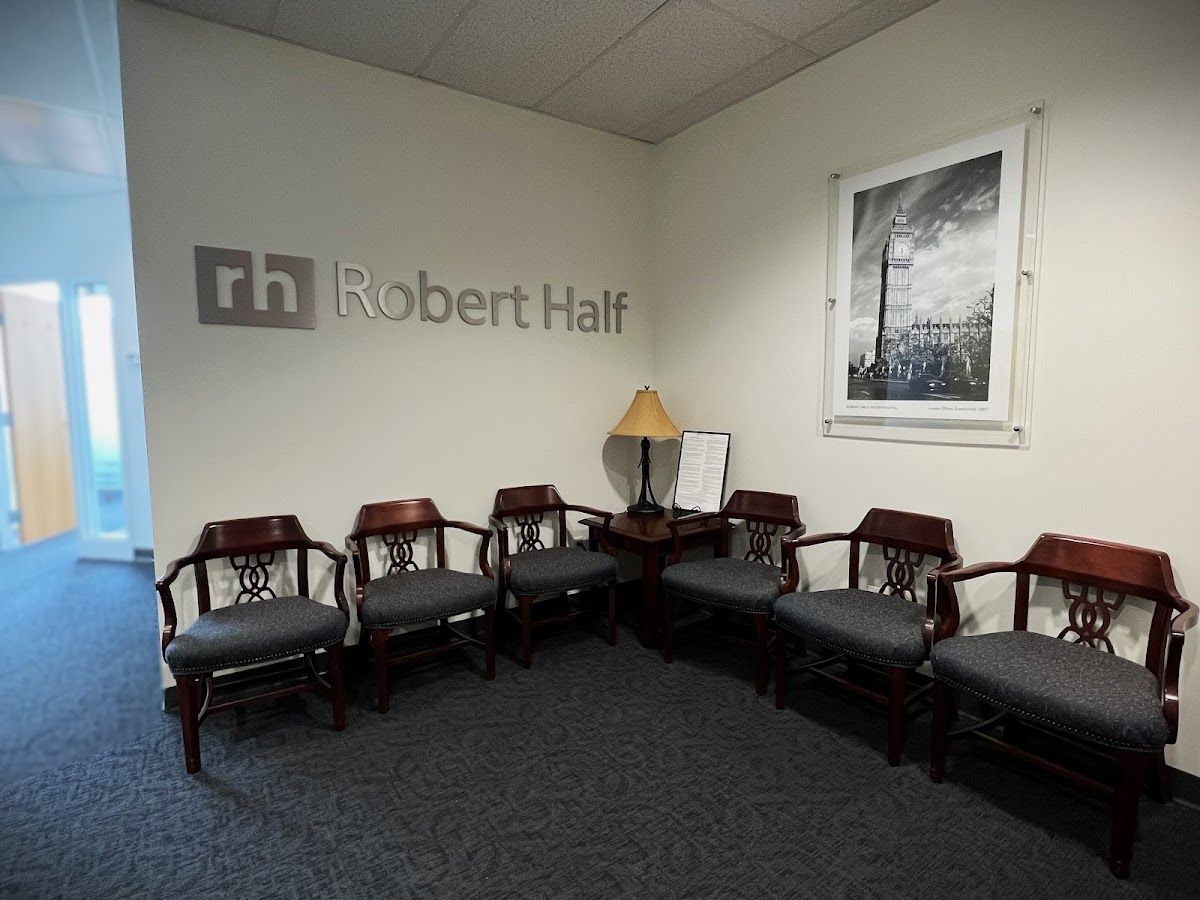 Robert Half® Recruiters & photo