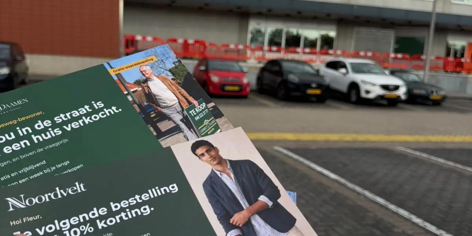 Persoonlijke kaarten voor een zakelijke mailing, klaar om via PostNL verstuurd te worden