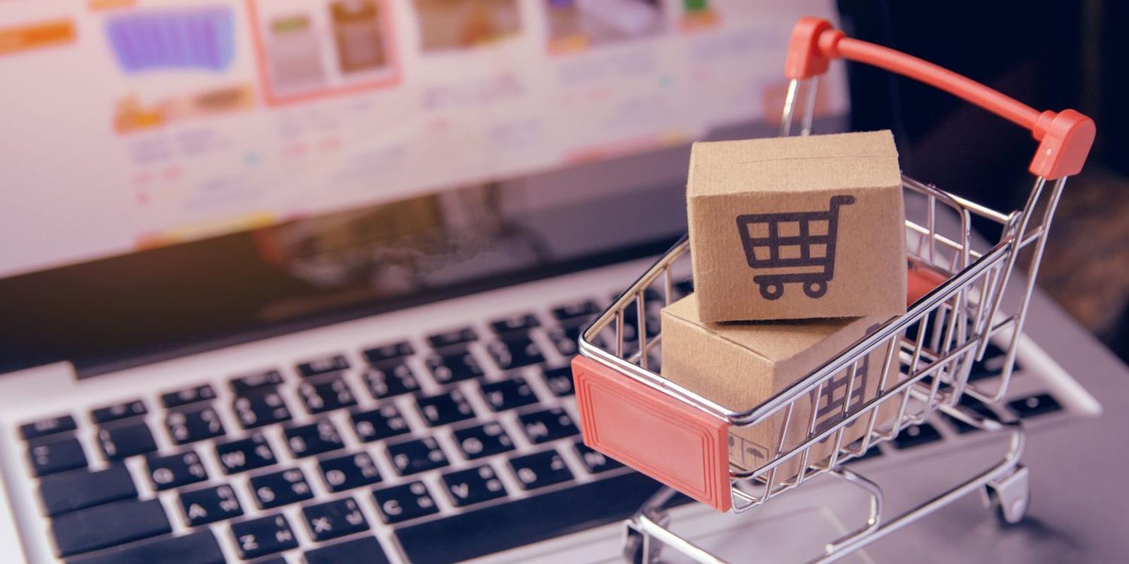 Personalized postcard marketing helps ecommerce businesses reconnect with inactive customers, encourage repeat purchases, and win back shoppers who no longer respond to emails.
