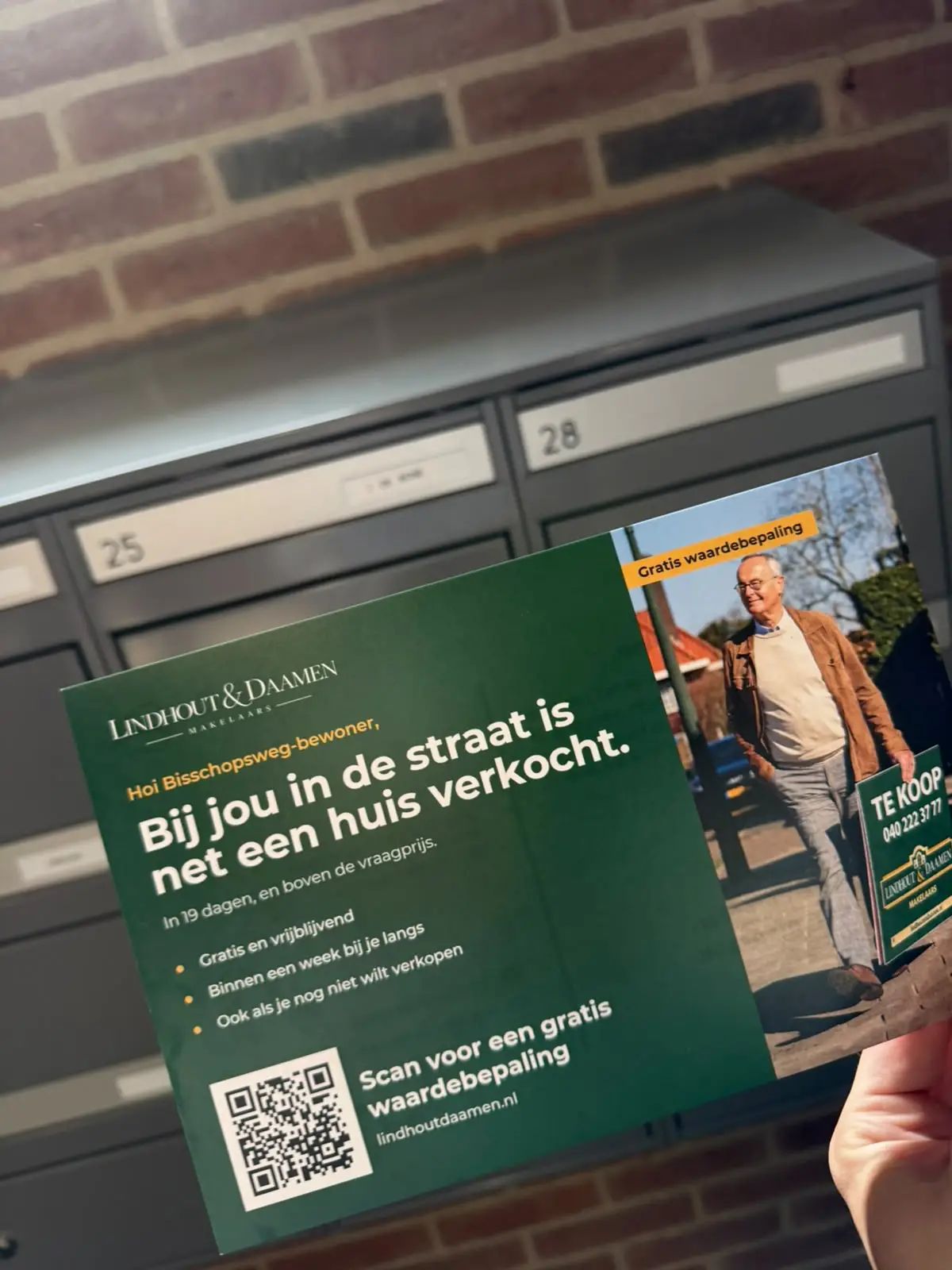 Persoonlijke kaart met QR-code, net bezorgd