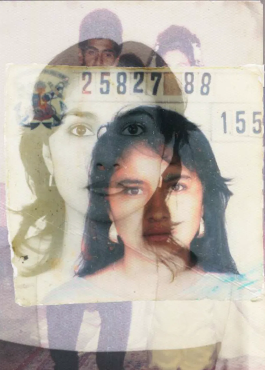 Un collage de una foto antigua de mis padres superpuesta con un retrato femenino tipo identificación