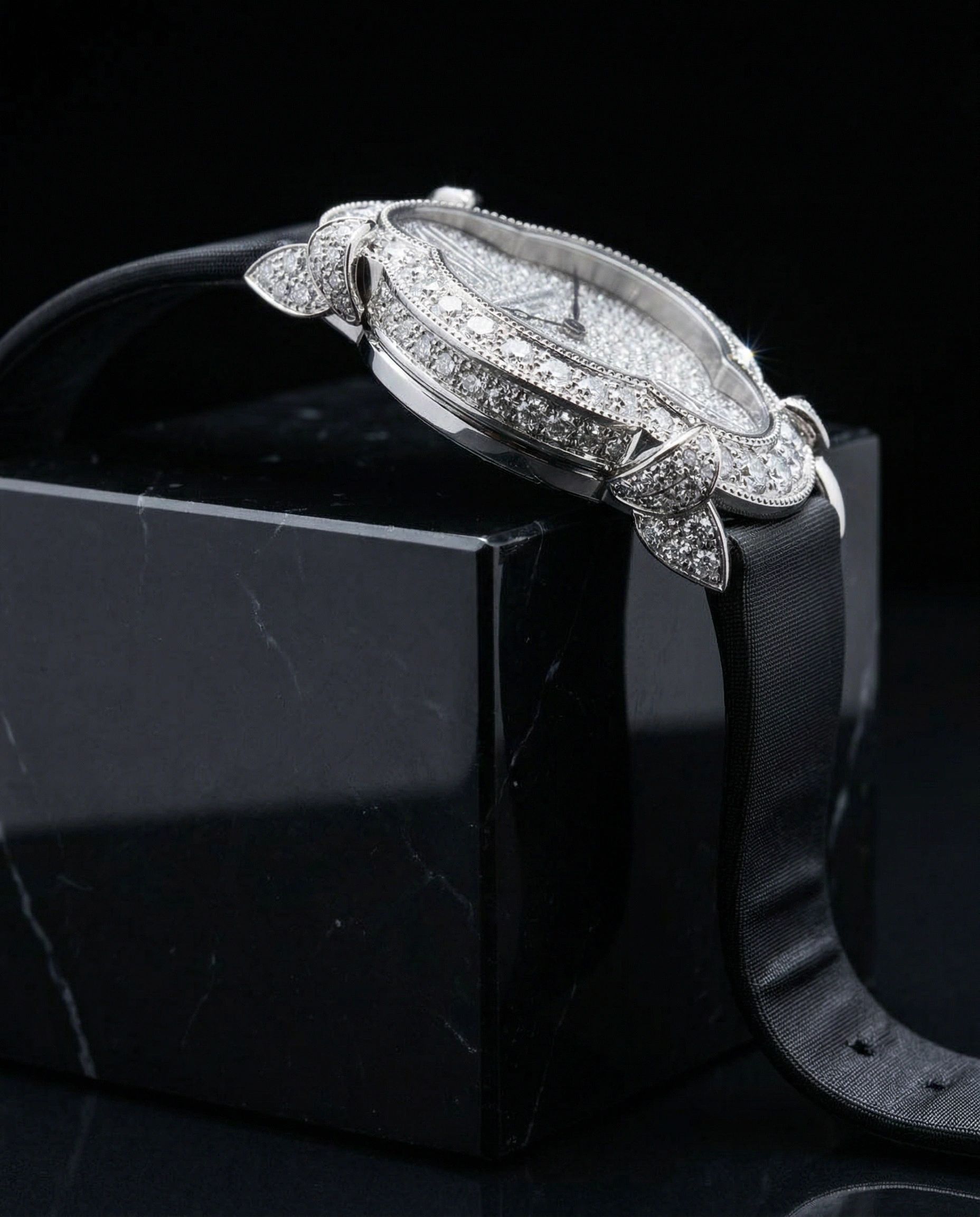 Vacheron Constantin Heure Romantique 36.2 x 26.5 mm White Gold