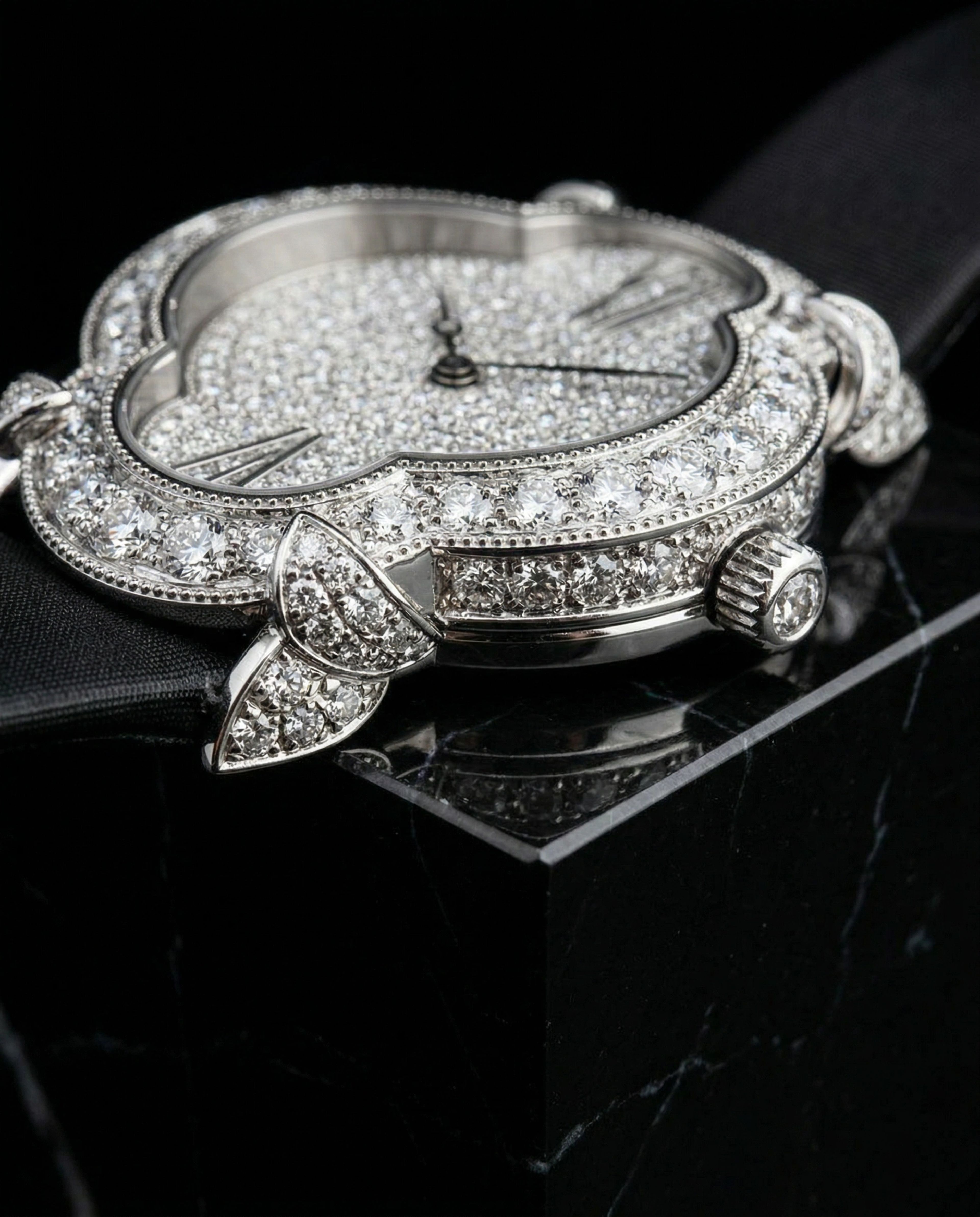 Vacheron Constantin Heure Romantique 36.2 x 26.5 mm White Gold