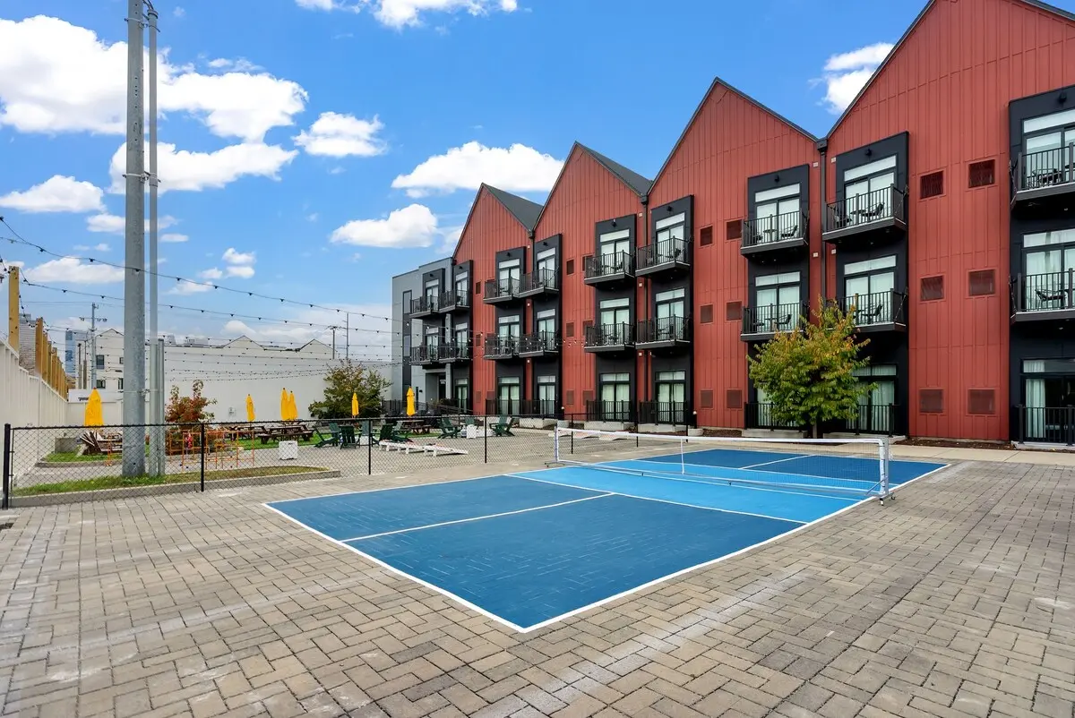 Designer Double Queen Studio photo 24