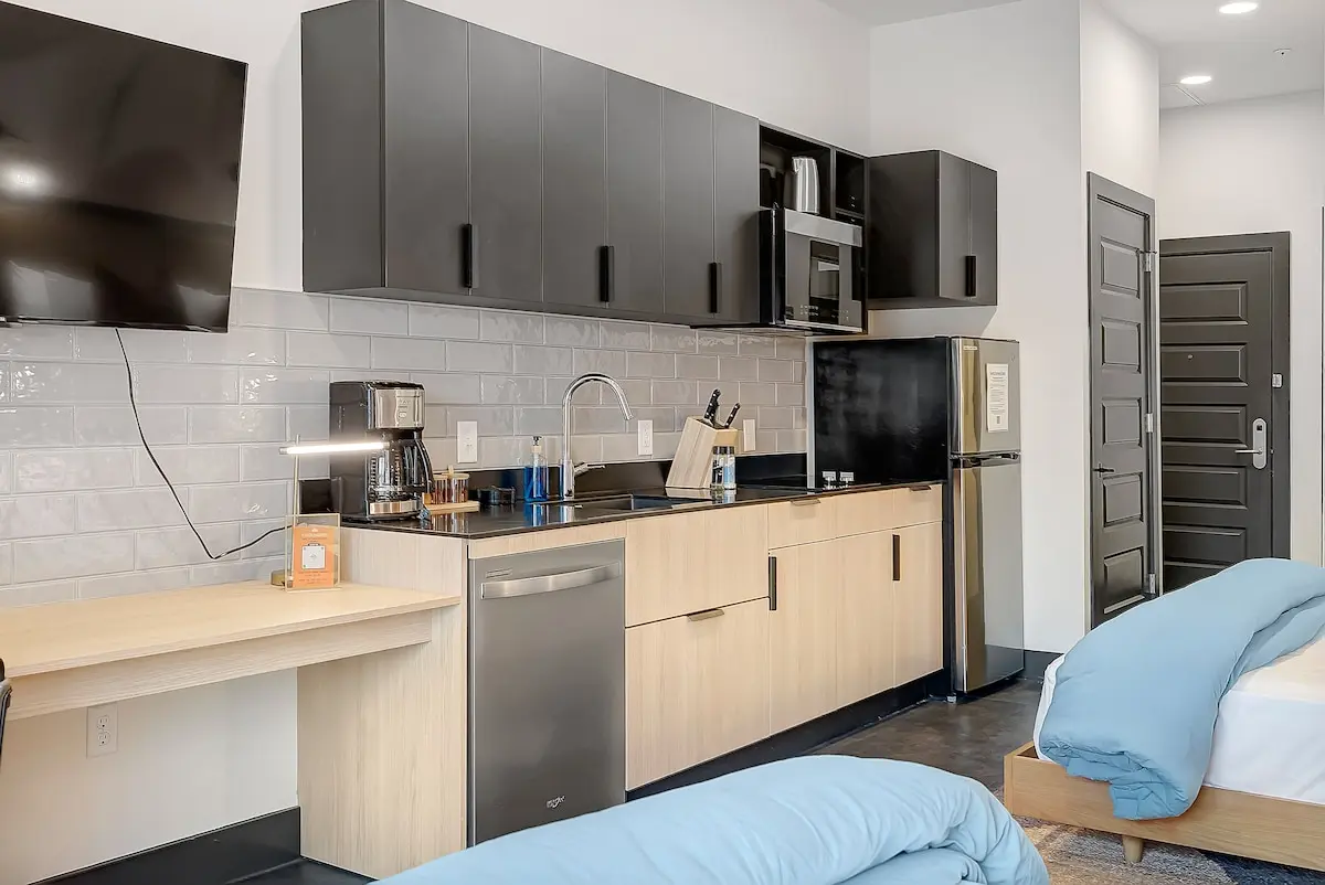 Soundry Double Queen Studio photo 13