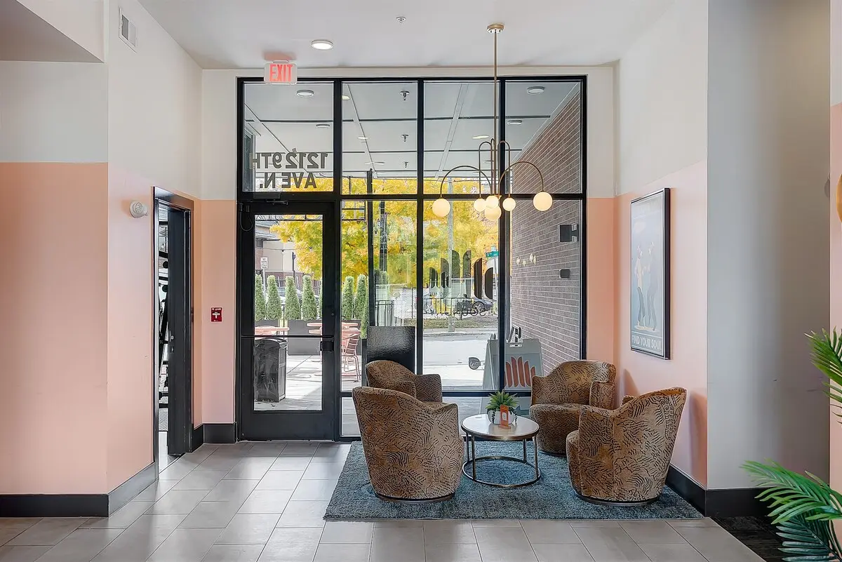 Soundry Double Queen Studio photo 38