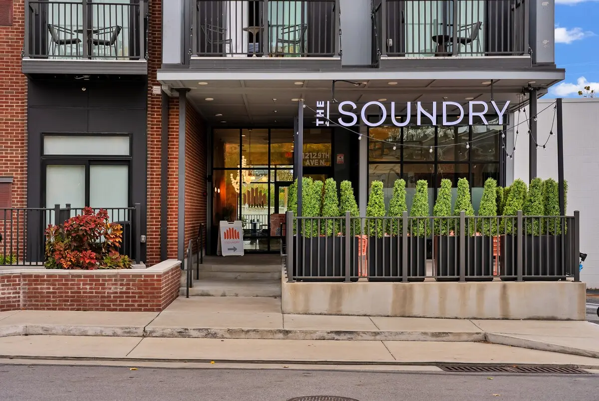 Soundry Double Queen Studio photo 32