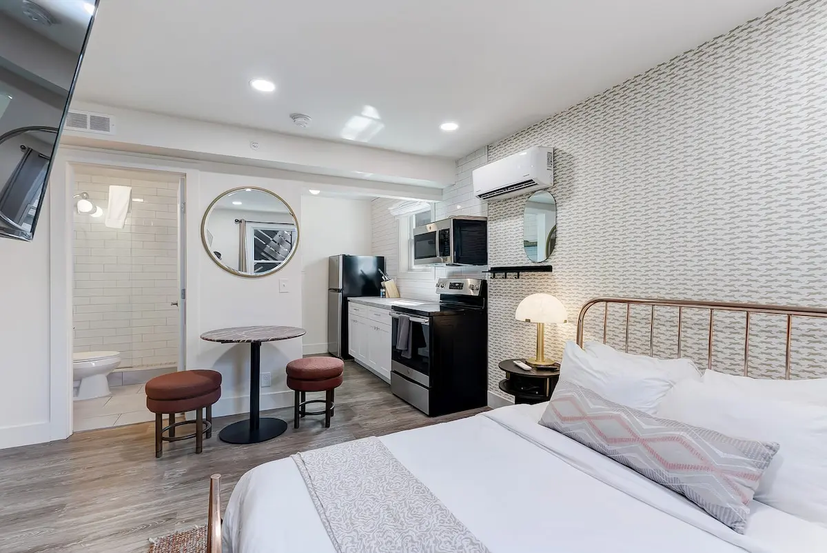 Studio Apartment