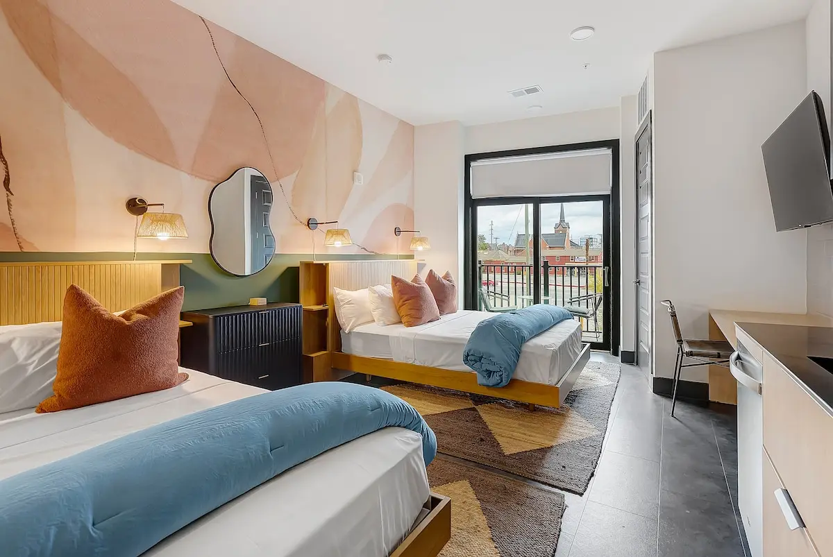 Soundry Double Queen Studio