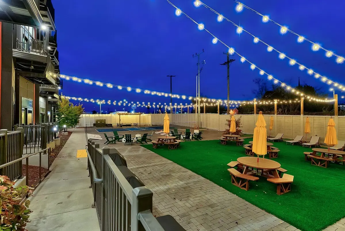 Designer Double Queen Studio photo 19