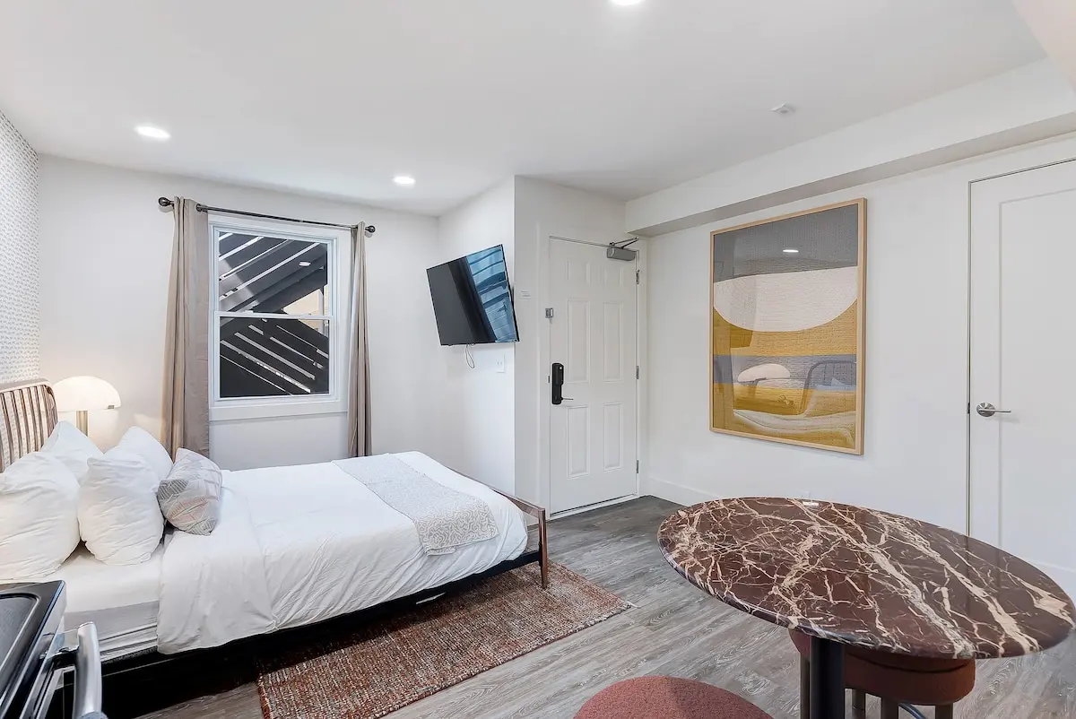 Studio Apartment photo 2