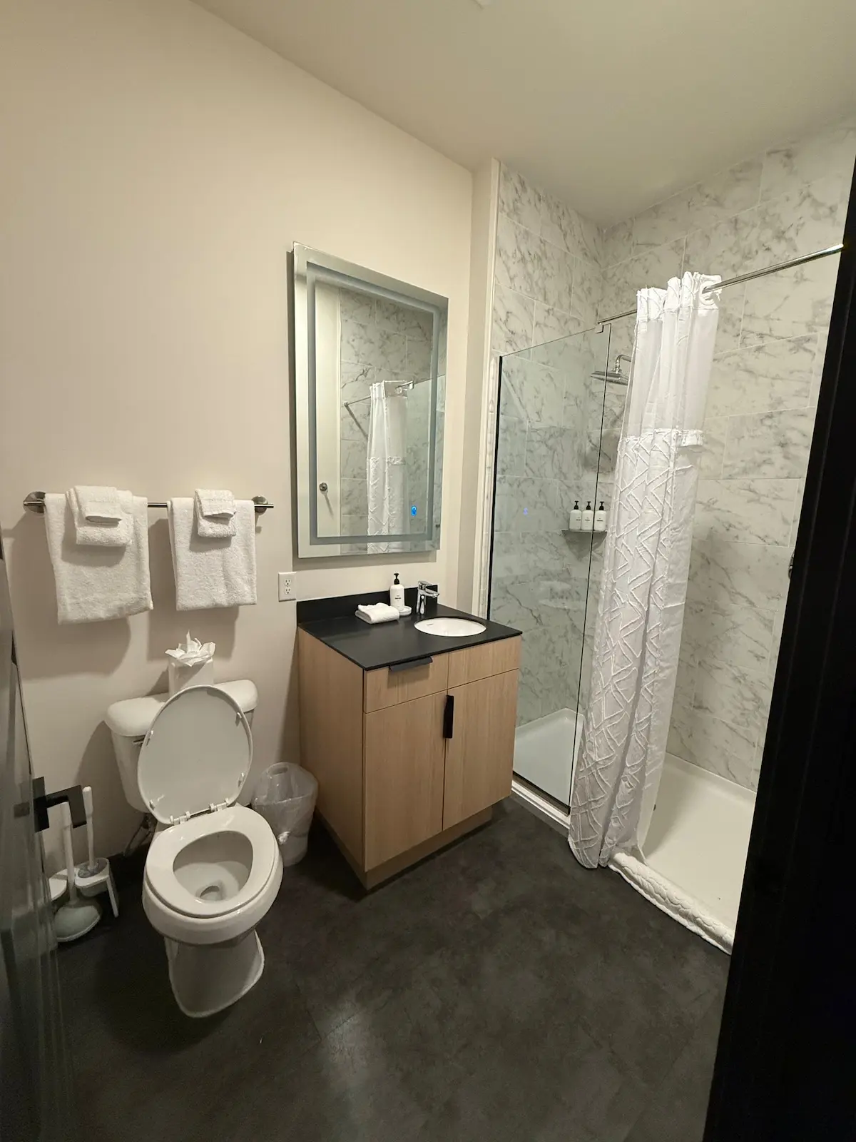 Designer Double Queen Studio photo 15