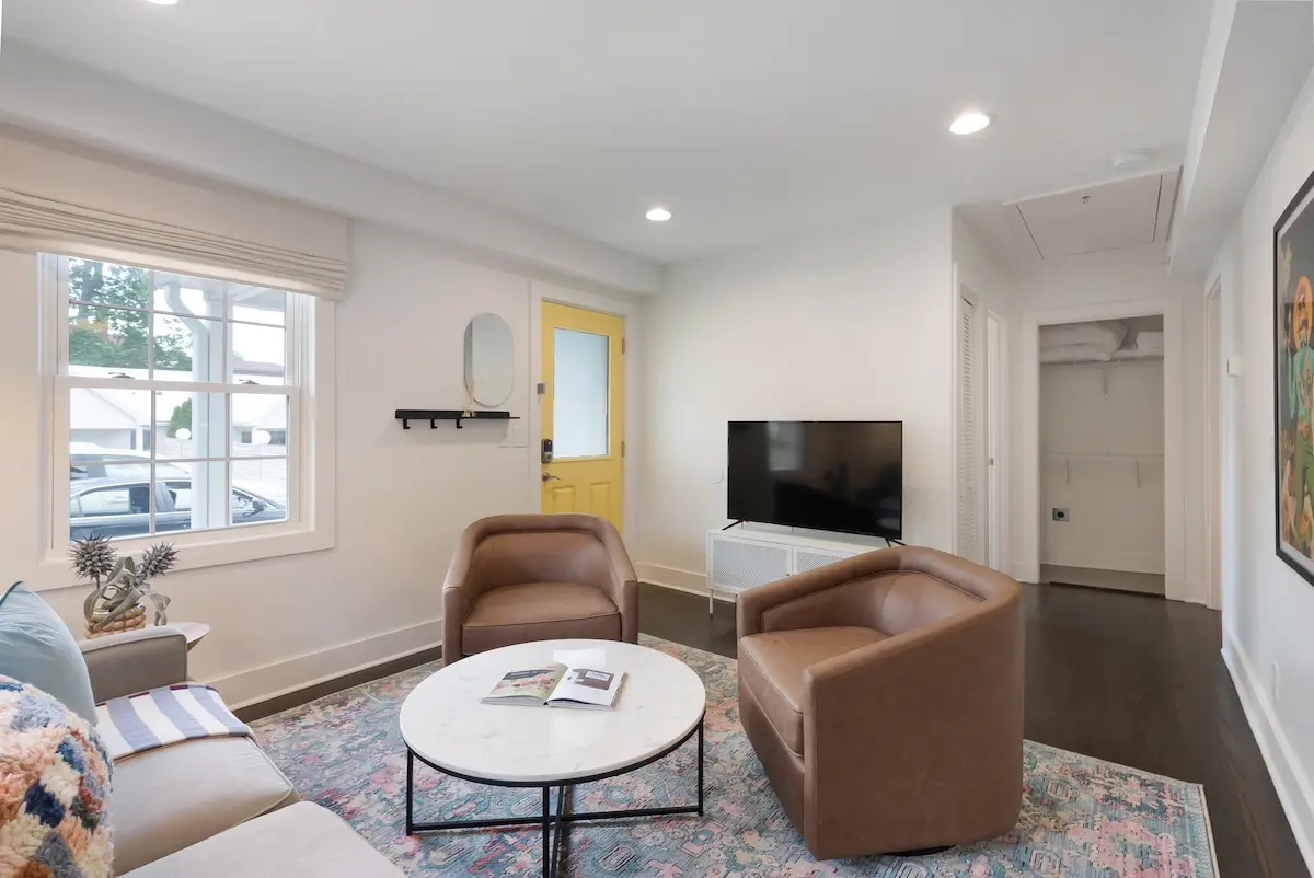 1-Bedroom King Cottage photo 6