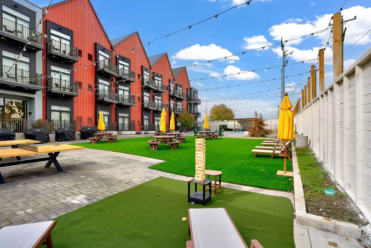 Designer Double Queen Studio photo 46