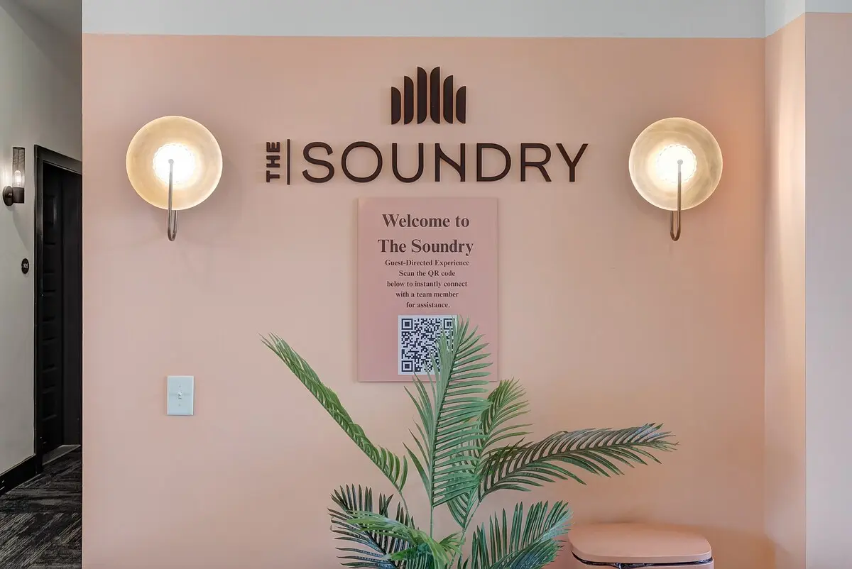 Soundry Double Queen Studio photo 33