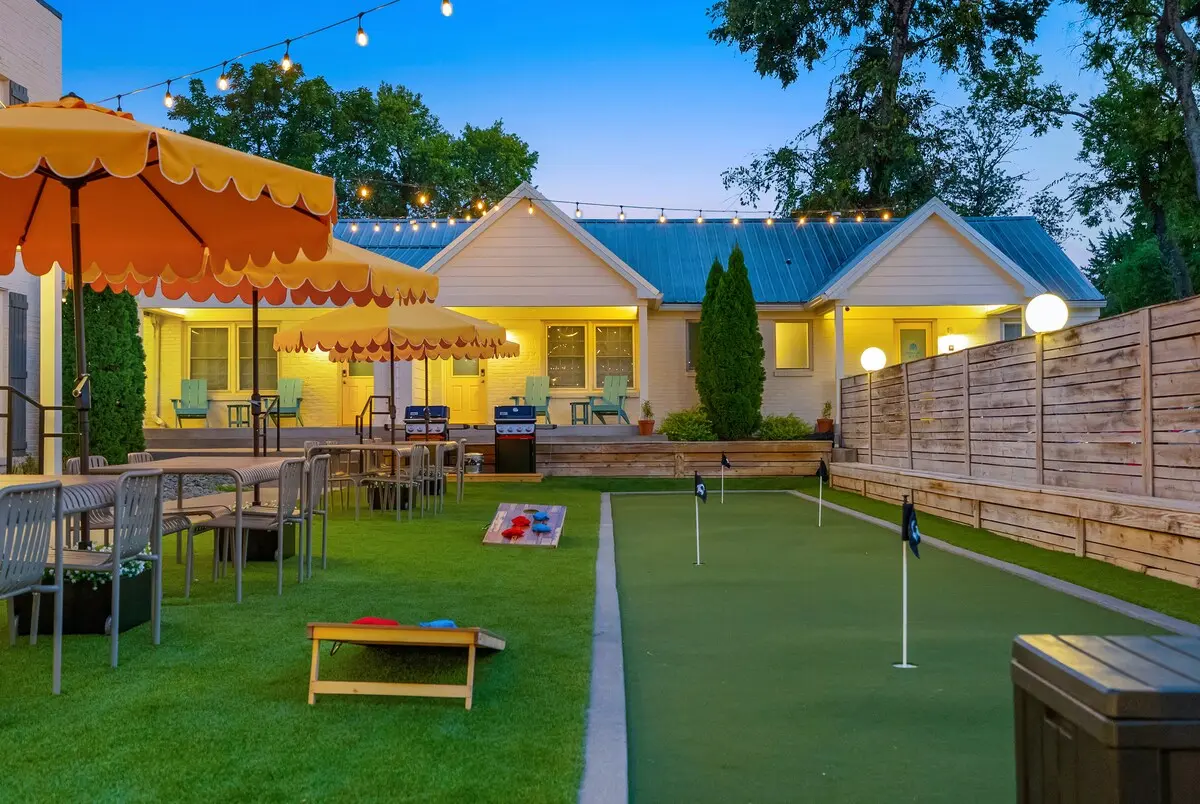 2-Bedroom Deluxe Suite photo 4