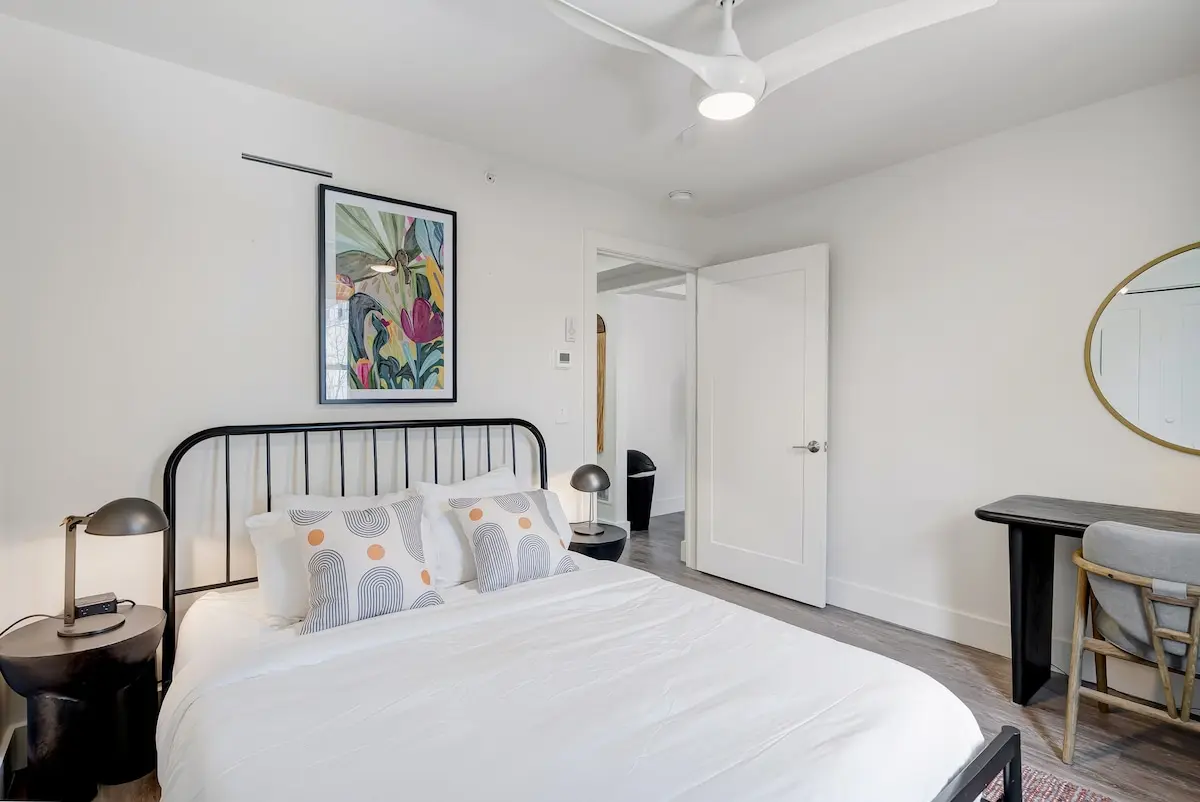 Queen Bedroom photo 10