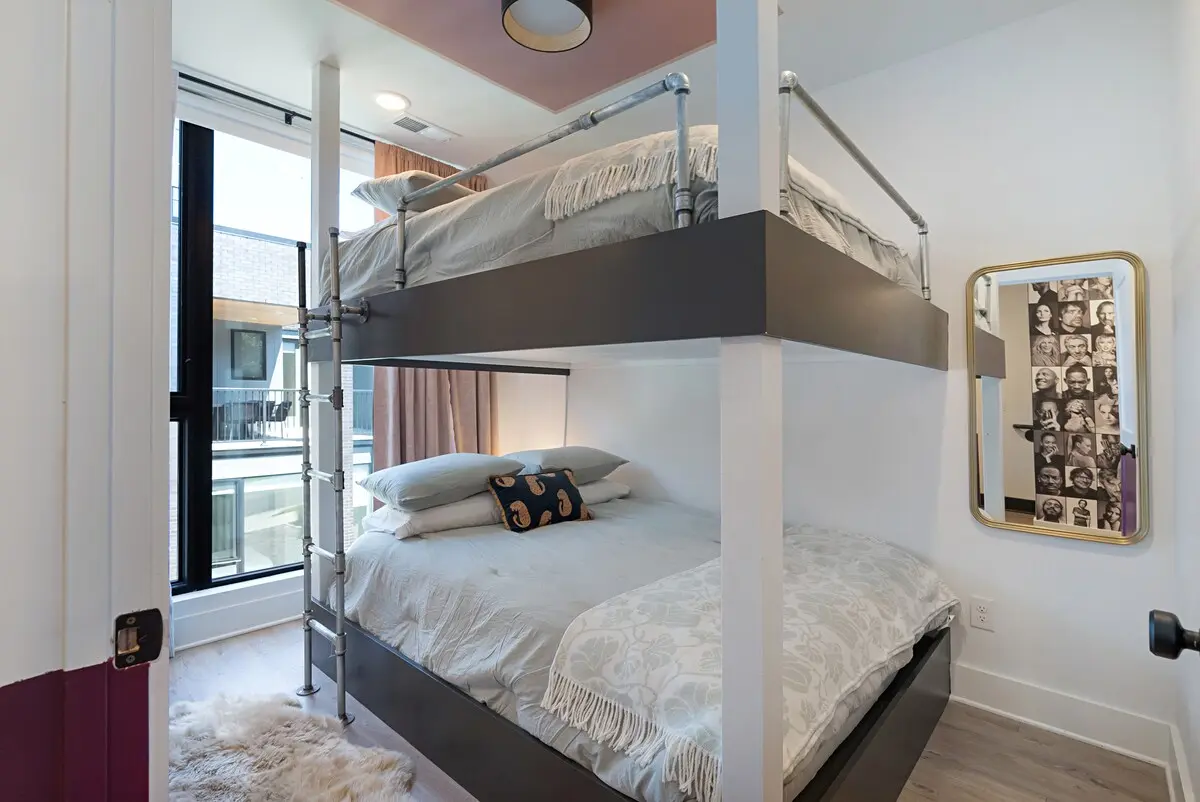 5-Bedroom bedroom