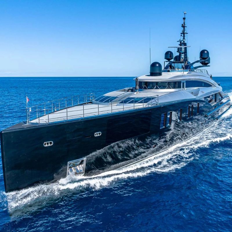 Top 5 Luxury Yachts to Charter in Sardinia