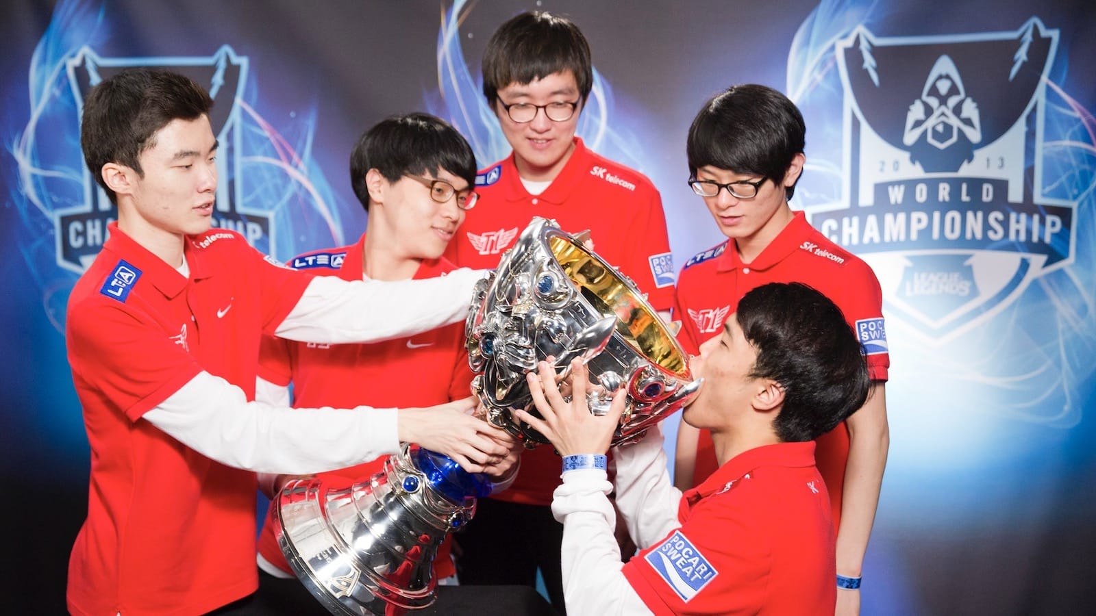 T1 embody Heartsteel song to become Worlds 2023 champions