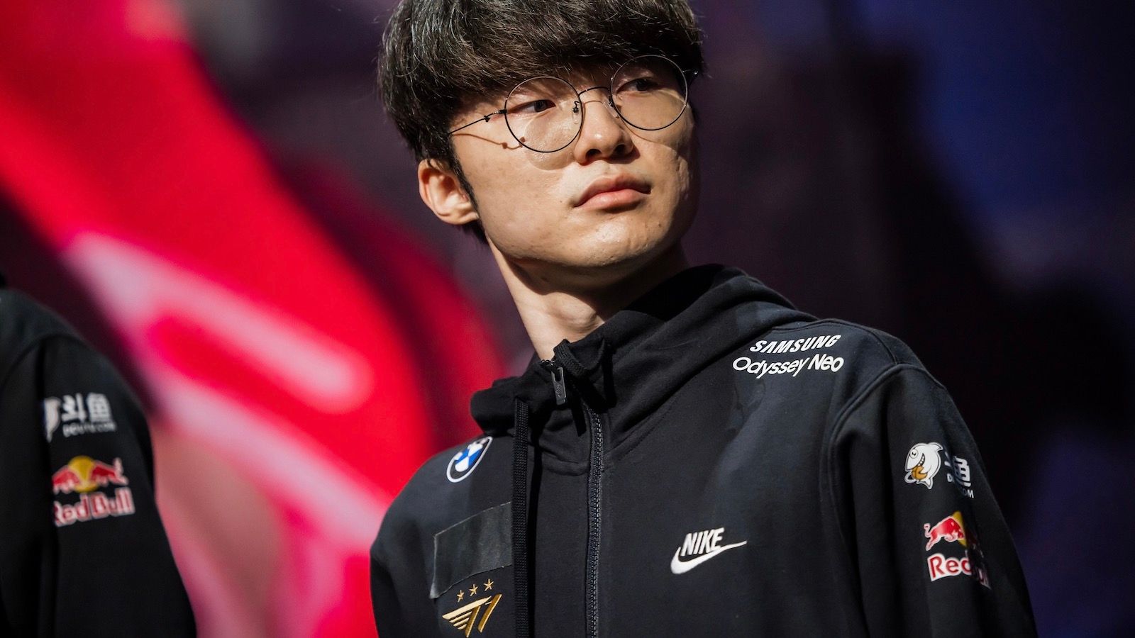 Faker to T1 teammates: You guys did a great job. From the bottom