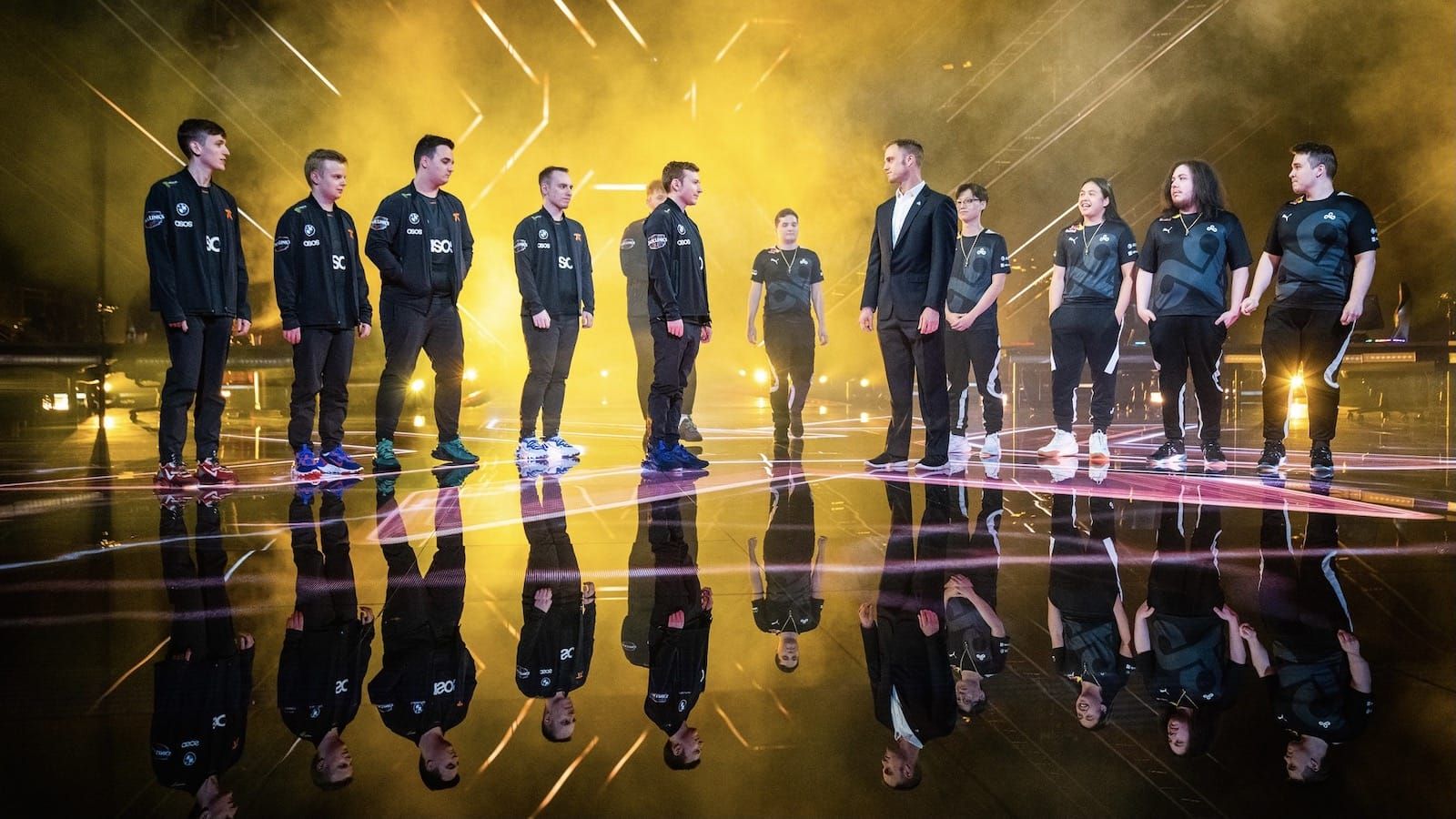 Fnatic and C9 Blue Valorant teams meet on stage before their match