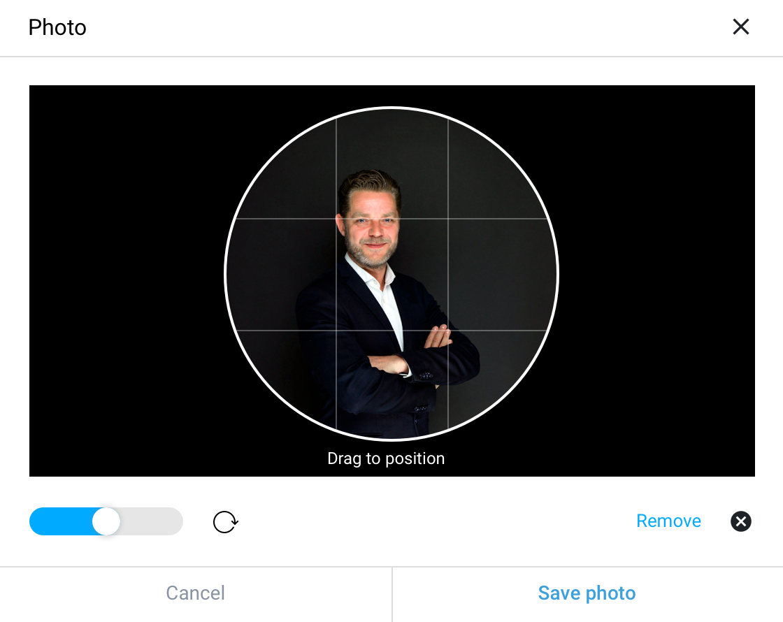 UI-design af profilfoto-redigering med cirkulær billedramme og justeringsgitter