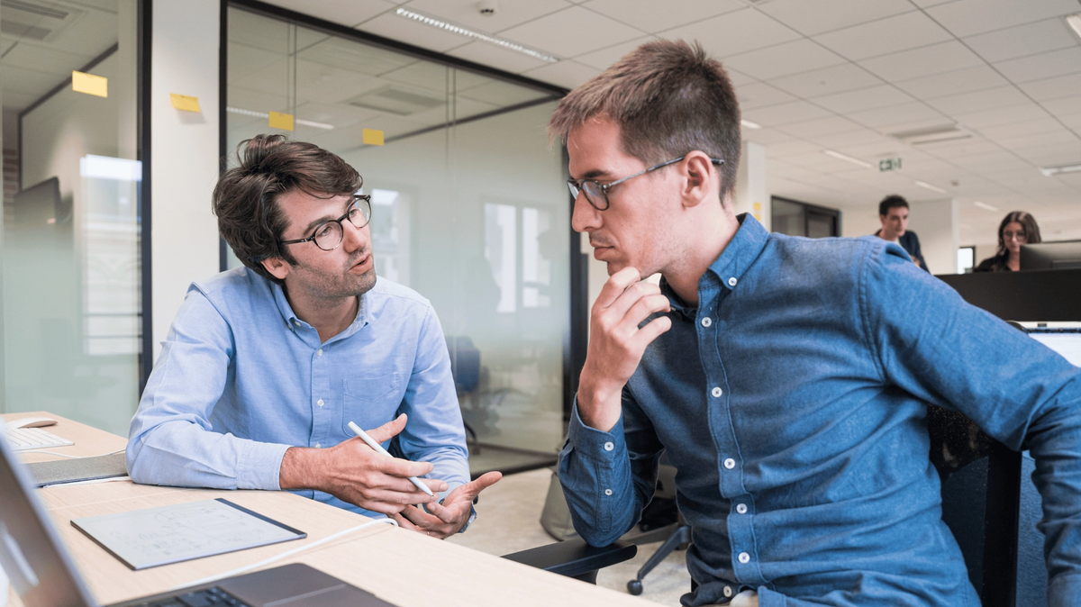 Tableau de bord analytique mesurant le taux d’occupation des bureaux et la présence des collaborateurs