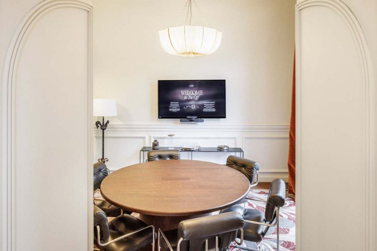 officeriders-salle-reunion-configuration-type-atelier-codir-formation