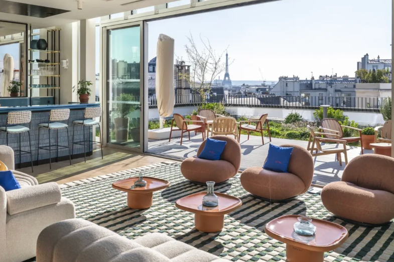 OFFICERIDERS-SALLE-DE-RÉUNION-AVEC-TERRASSE-À-PARIS