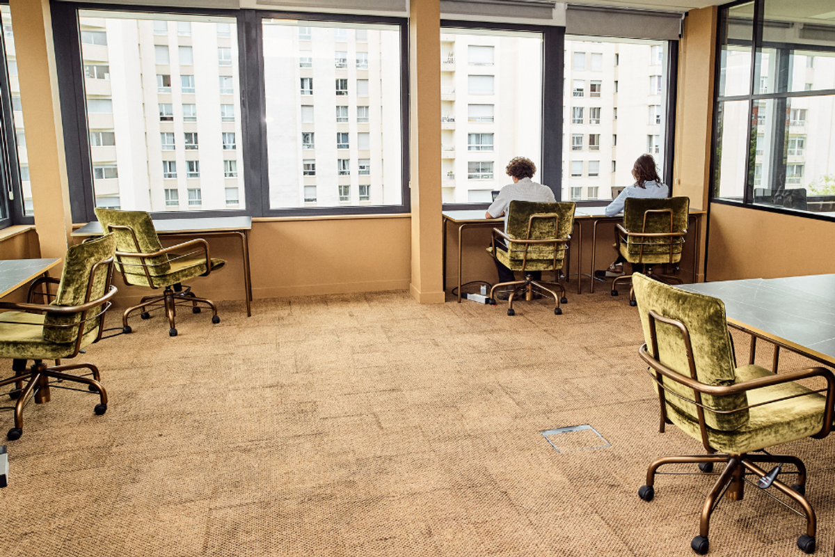 officeriders-travail-hybride-espaces-flexibles