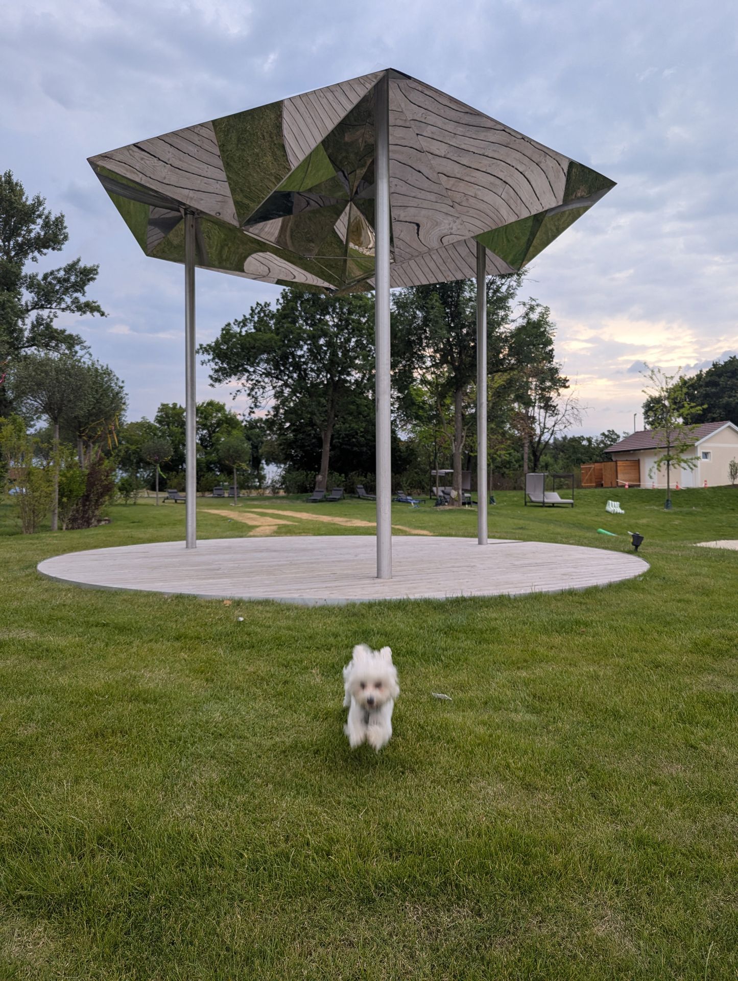 Zeynep Aksöz Balzar, Mirror Pavillion (2025)