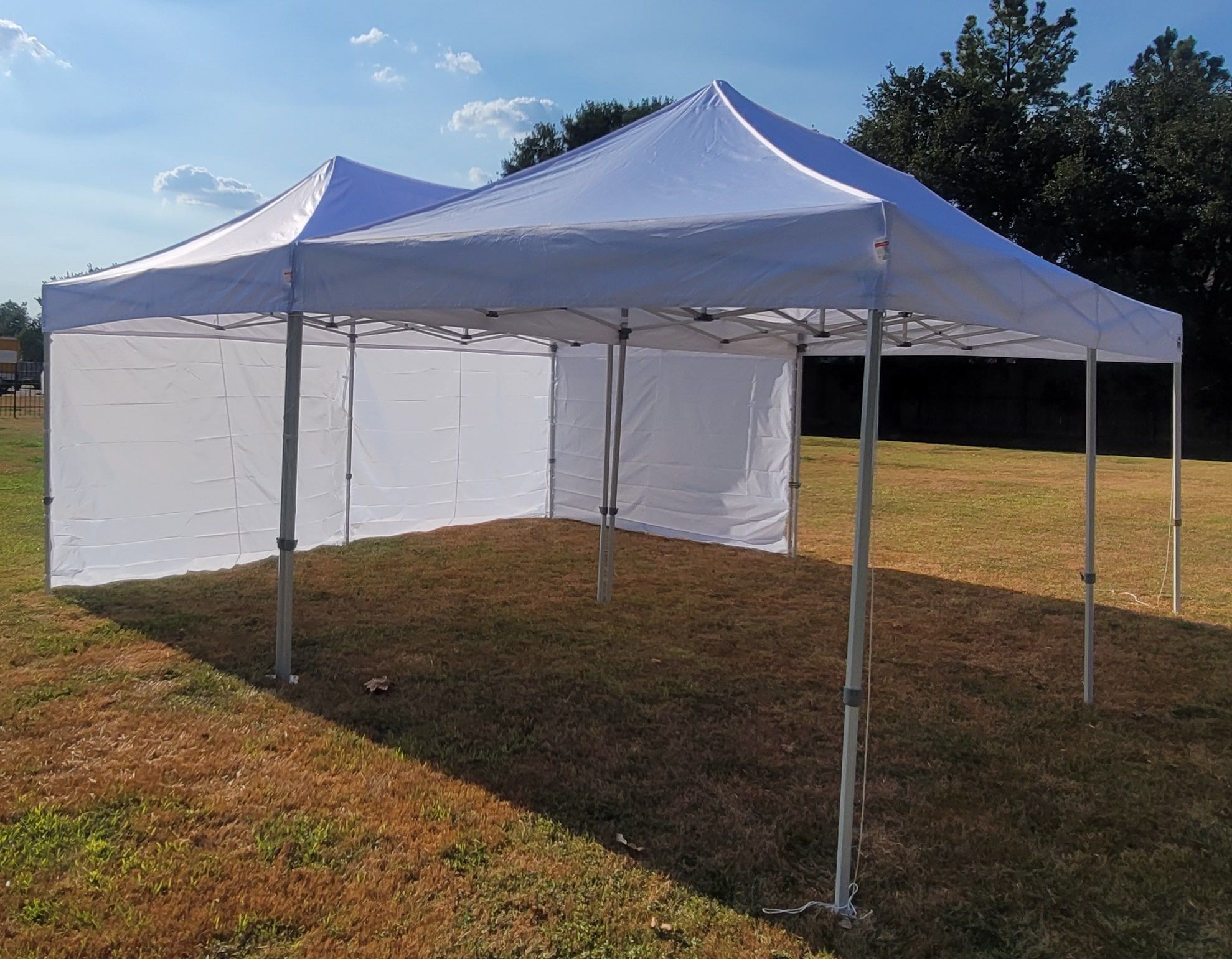 Pop-up Tent 20' X 20'