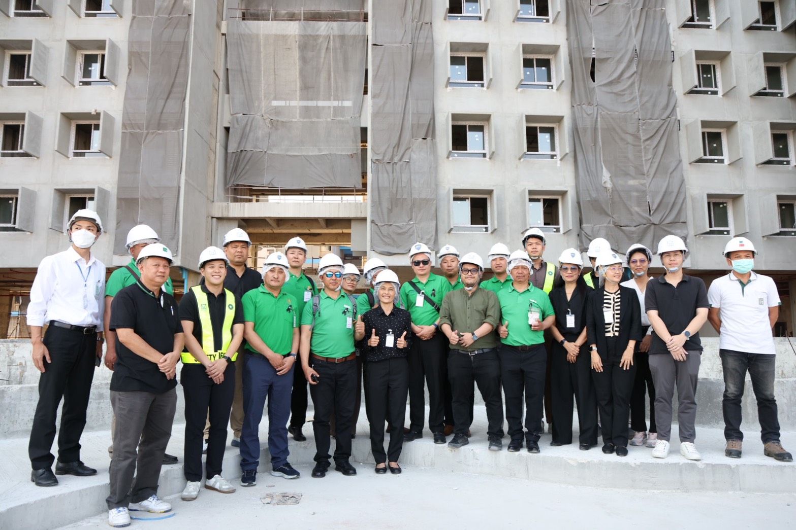 Delegation from the Kingdom of Bhutan during a site visit to the Din Daeng Community Redevelopment Project in Bangkok.