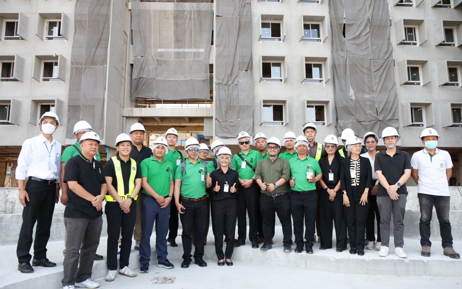 Delegation from the Kingdom of Bhutan during a site visit to the Din Daeng Community Redevelopment Project in Bangkok.