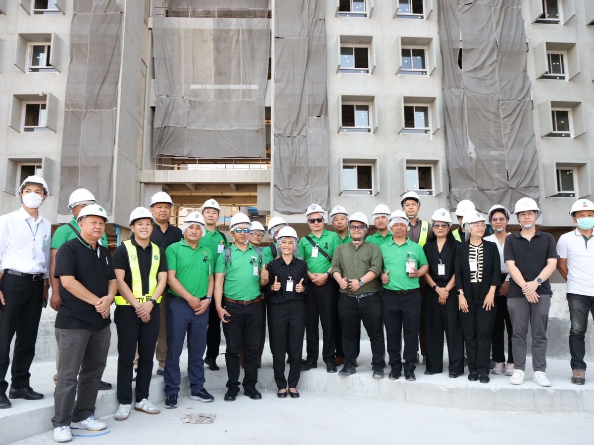 Delegation from the Kingdom of Bhutan during a site visit to the Din Daeng Community Redevelopment Project in Bangkok.