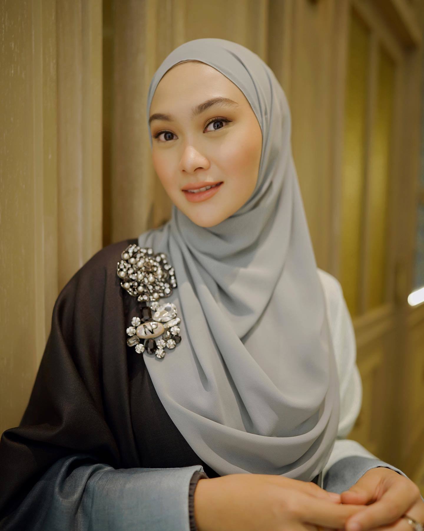 19 Inspirasi Casual Hijab Outfit Yang Stylish Banget All Things