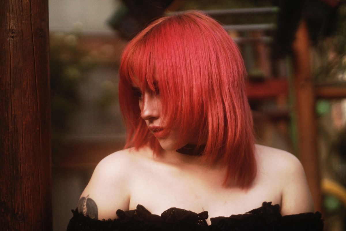 Top 16+ kiểu tóc nhuộm màu đỏ tím khiến bạn mê mẫn quyến rũ