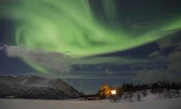 Auroras Boreales en Primavera: La Magia Oculta de Marzo y Abril 2025 en Lofoten e Islandia