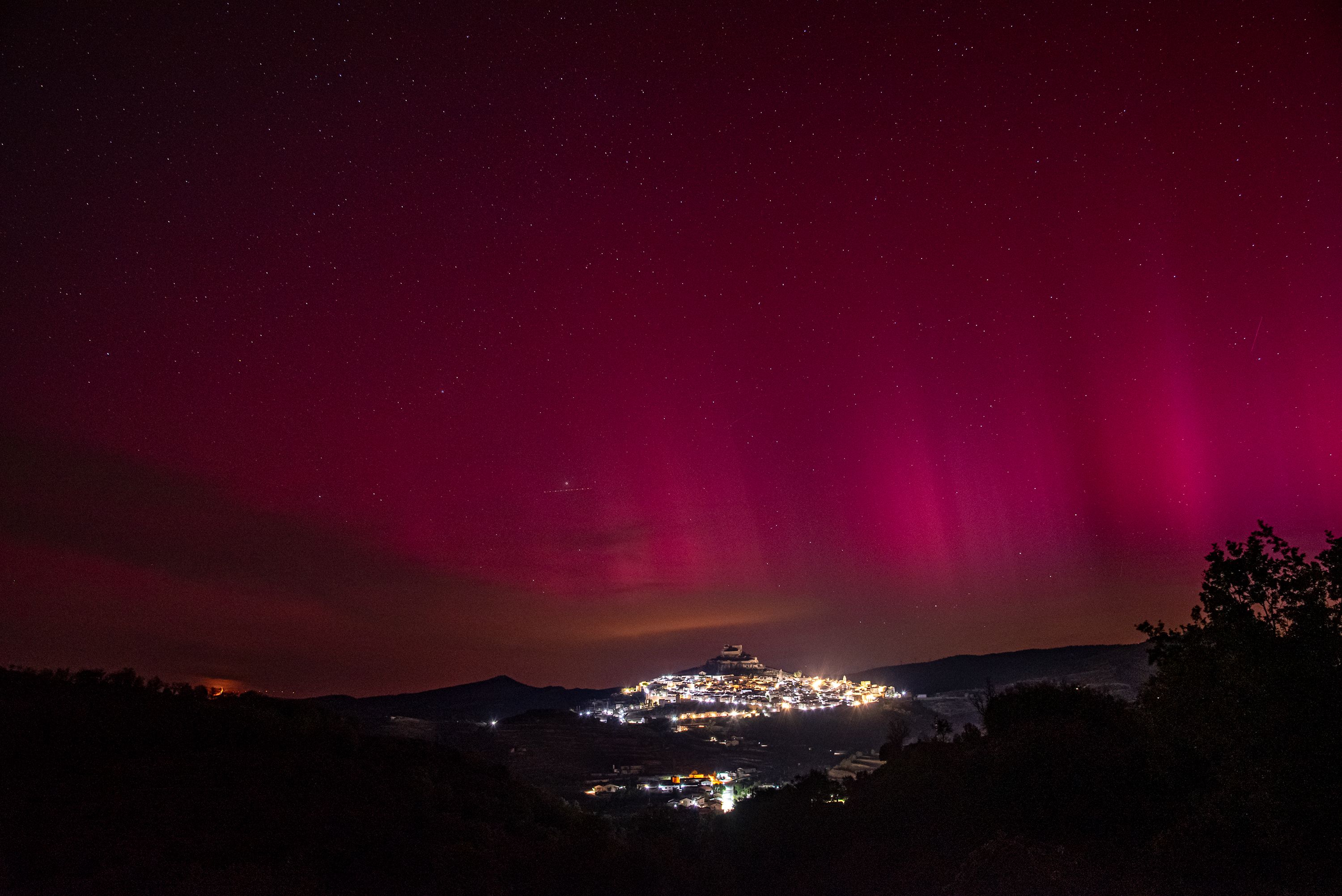 Vista general de Morella. Noche del viernes 10 de mayo de 2024. Foto: Fiordo Polar ©