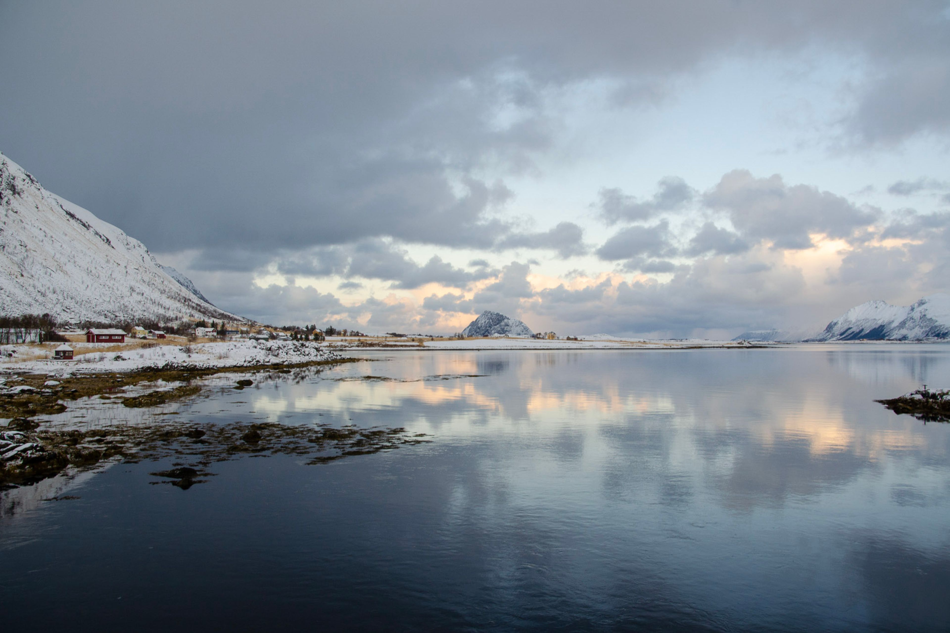 Playa de Uttakleiv en las Islas Lofoten