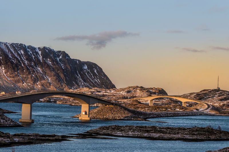 Sol de medianoche y noche polar. Verano e invierno. Contrastes en las Islas Lofoten