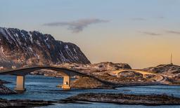 Sol de medianoche y noche polar. Verano e invierno. Contrastes en las Islas Lofoten