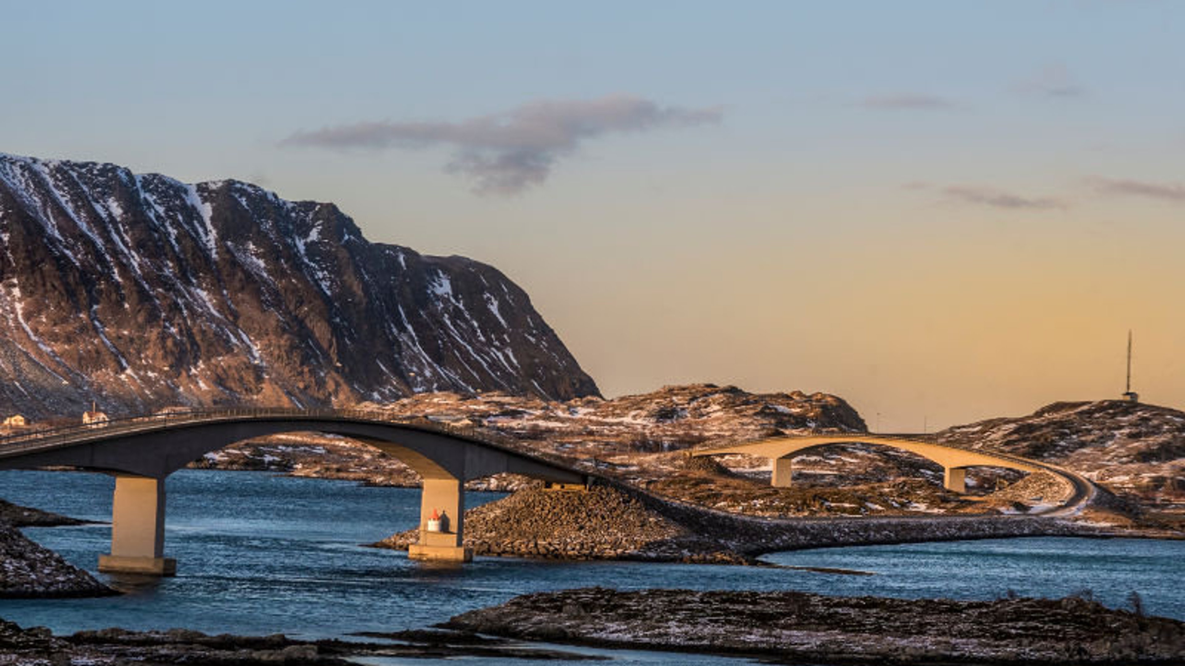 Sol de medianoche y noche polar. Verano e invierno. Contrastes en las Islas Lofoten