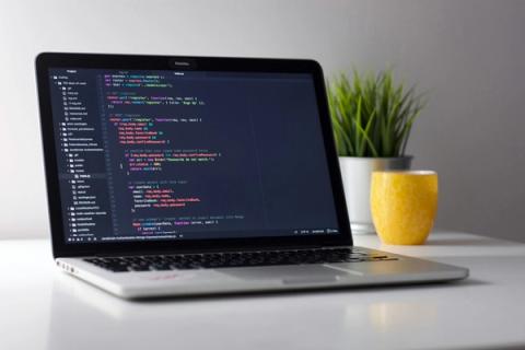 Shopify vs WooCommerce for small shops: an honest comparison