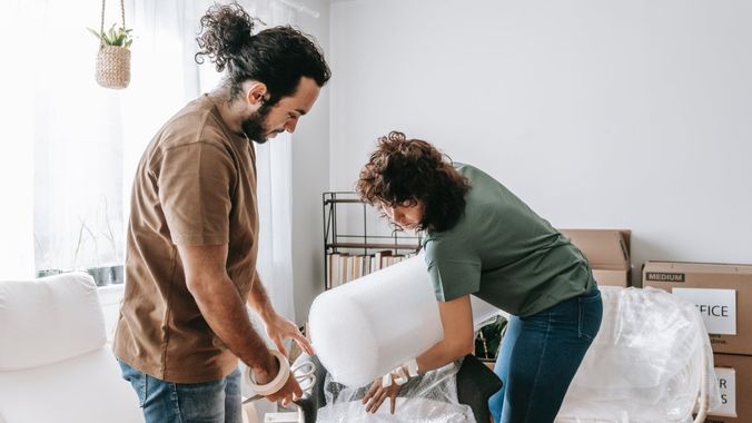 Financial Advice for Couples Co-Renting an Apartment