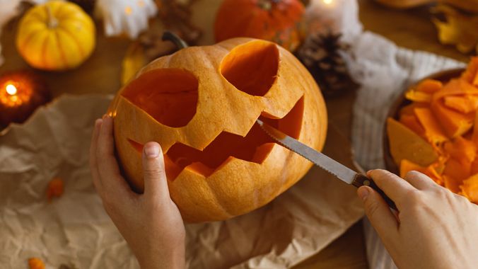 7 Ways to Transform Your Rental Property into a Spooky Halloween Spectacle!