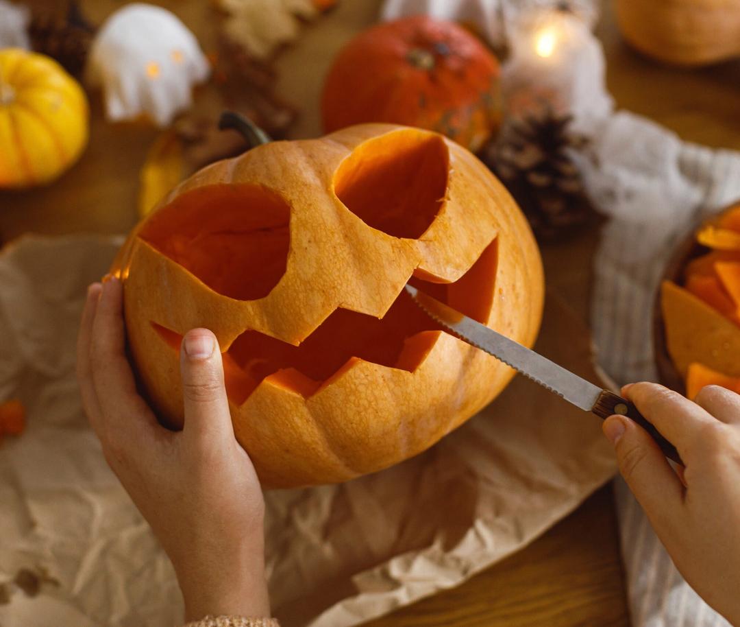 7 Ways to Transform Your Rental Property into a Spooky Halloween Spectacle!