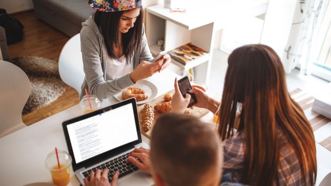 How to Be a Good Roommate?